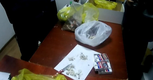 Қызылордада сотталғанға жолданған сәлемдеме ішінен есірткі шықты