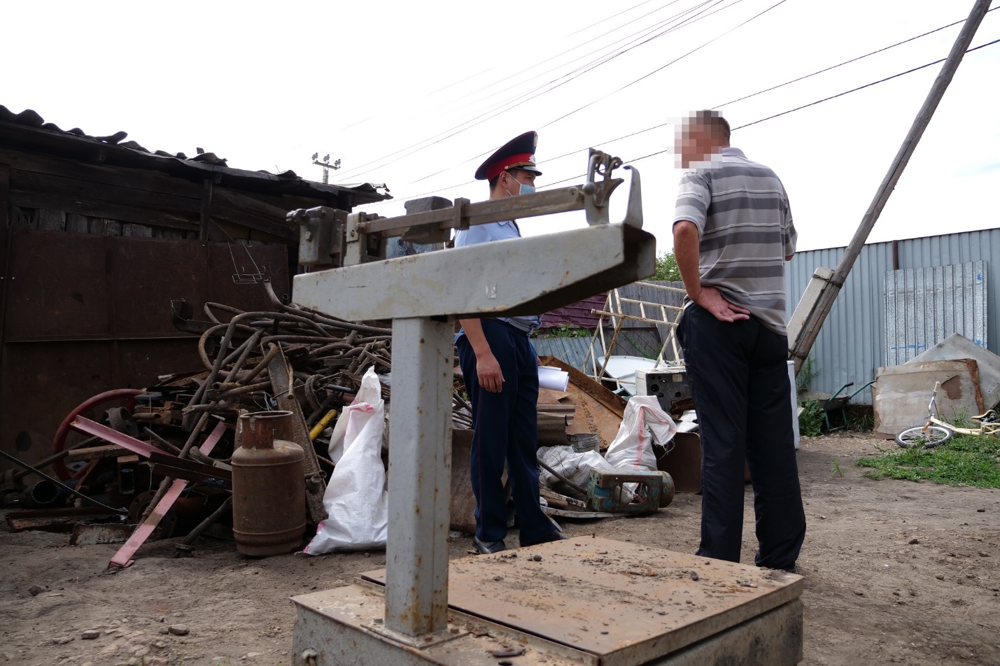 Студенттер тұрмыстық вагонды қолды қылған