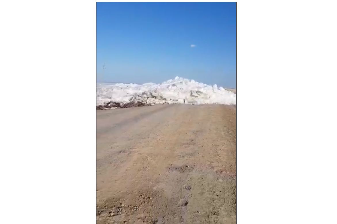 Жол үстіндегі мұзтау