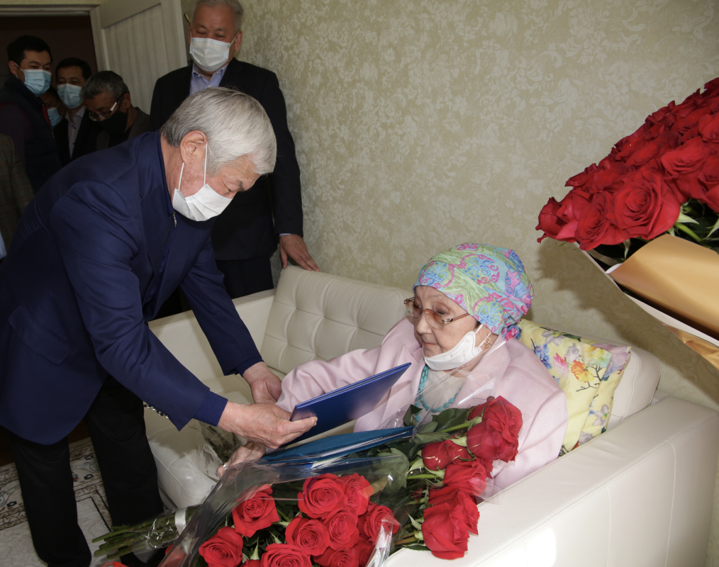 Көрнекті ақын Күләш Ахметова 75 жасқа толды