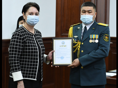 Мереке қарсаңында марапатталды