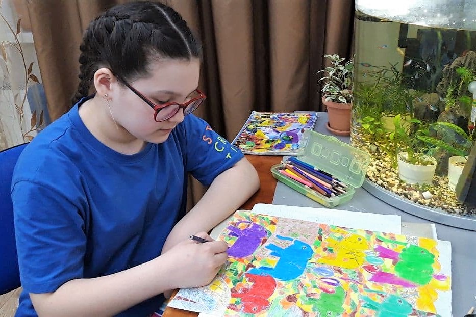 Атырауда әскерилер балалар арасында сурет байқауын өткізді