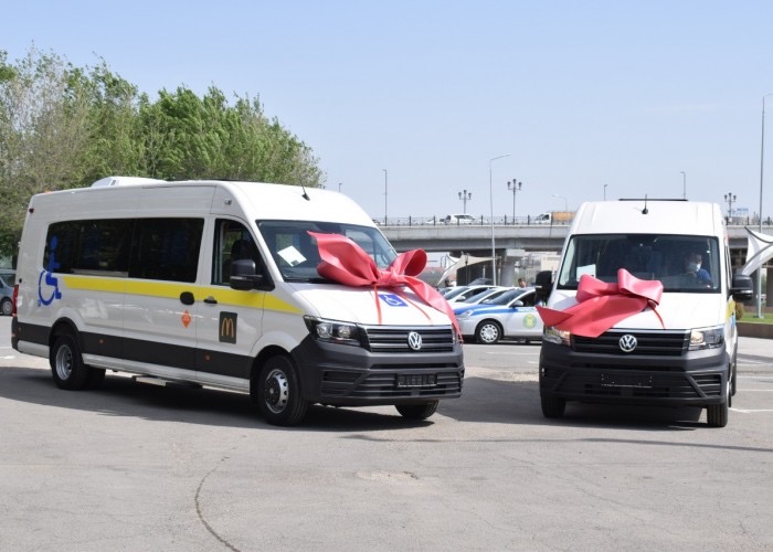 Атырауда мүмкіндігі шектеулі жандар үшін екі инватакси сыйға берілді