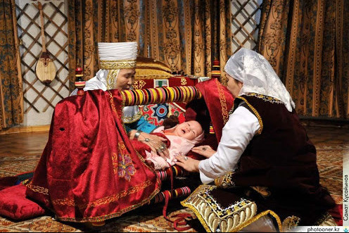 Аты-жөнімізге абай болайық