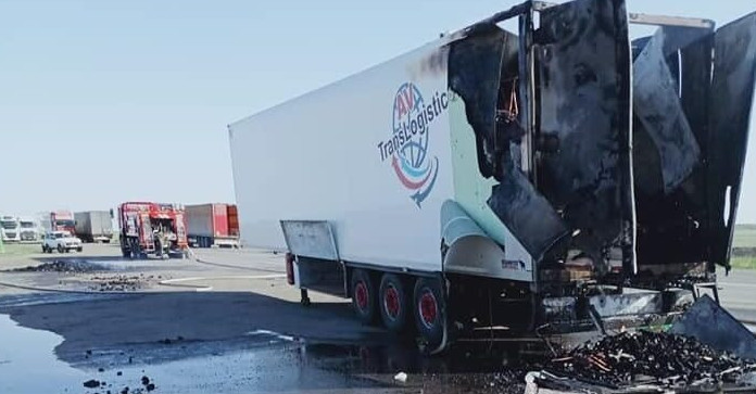 Атырау облысында жүк көлігінің тіркемесі өртенді