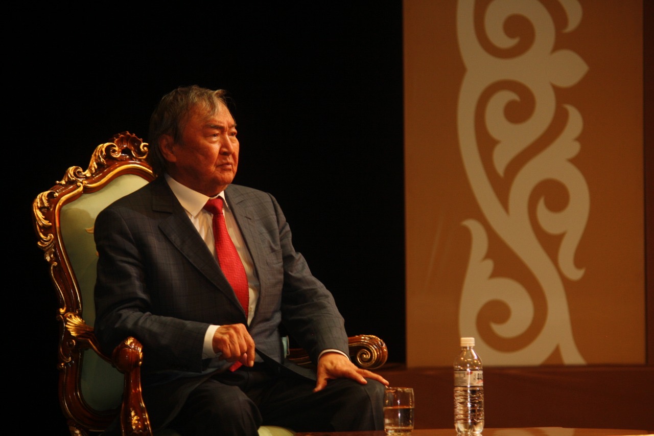 Алматыда Олжас Сүлейменовтің мерекелік кеші өтті