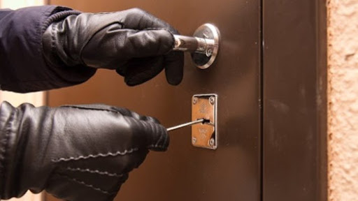 Атырау полицейлері пәтер тонаған 8 ұрыны ұстады