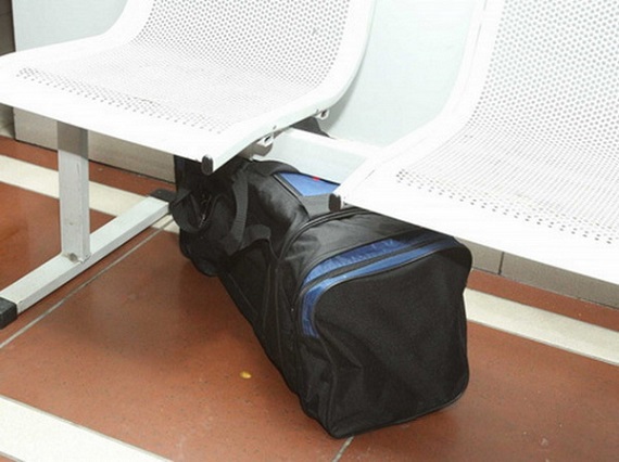 Теңіз кенішінде аялдамадан күдікті сөмке табылды