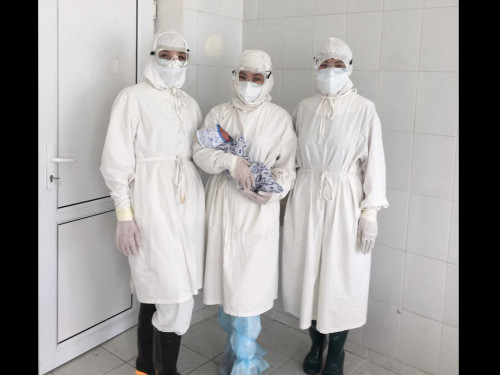 Таразда өкпесі 88 пайыз зақымданған әйел дені сау ұл босанды