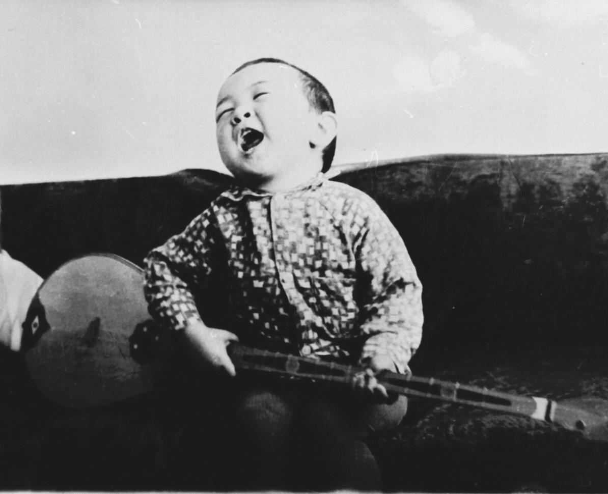 Қырсық балаға «ән салдырған»...