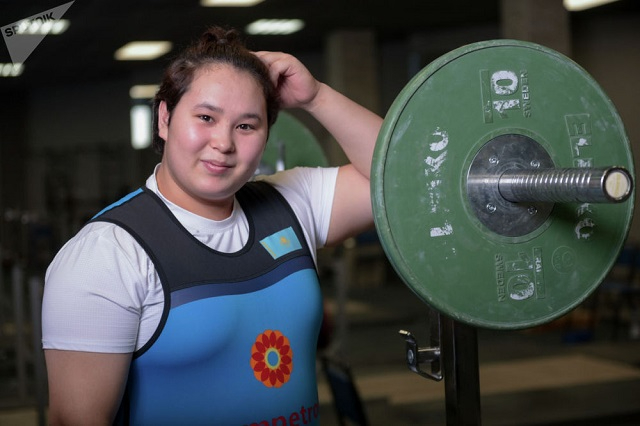 Айсамал Ташкентте алтын алды