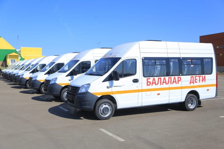 Ауыл мектептеріне автобус берілді