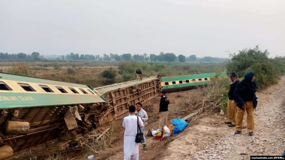 Пәкістанда пойыздар соқтығысты