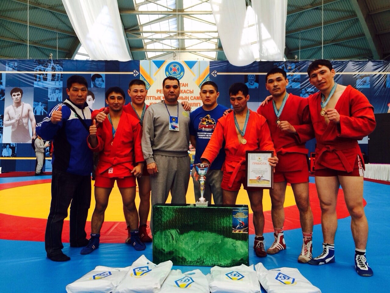 Чемпиондарды үлкен өмірге жетелейтін мектеп