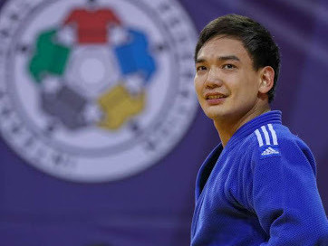 Ислам Бозбаев жеңіс тұғырына жақындап келеді