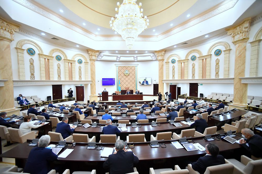 Сенаторлар дайындаған заң жобасы мұқтаж жандарға қолдауды күшейтеді