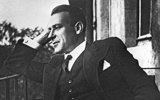 Траги-фарс жанрындағы қойылым