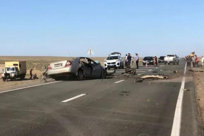 Атырау облысында жол апатынан үш адам қайтыс болды