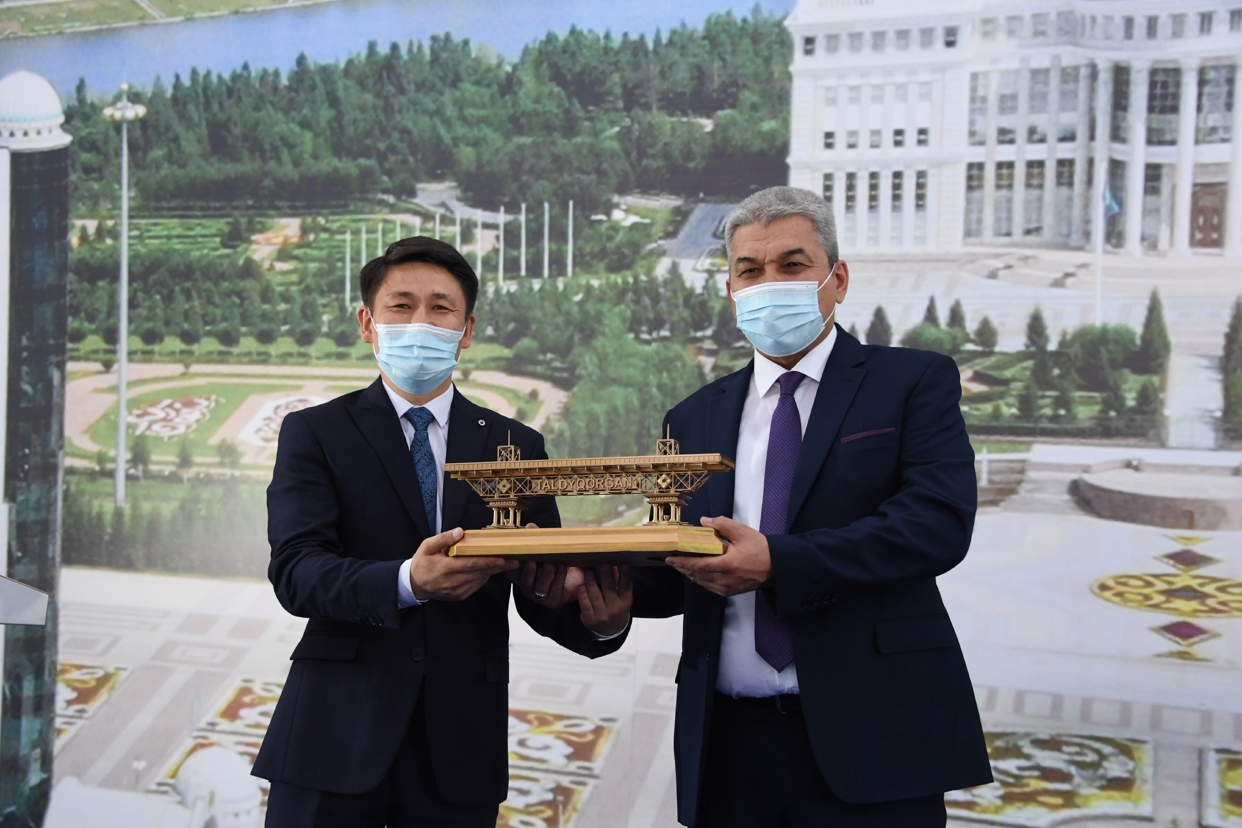 Тәуелсіздіктің 300 сәті