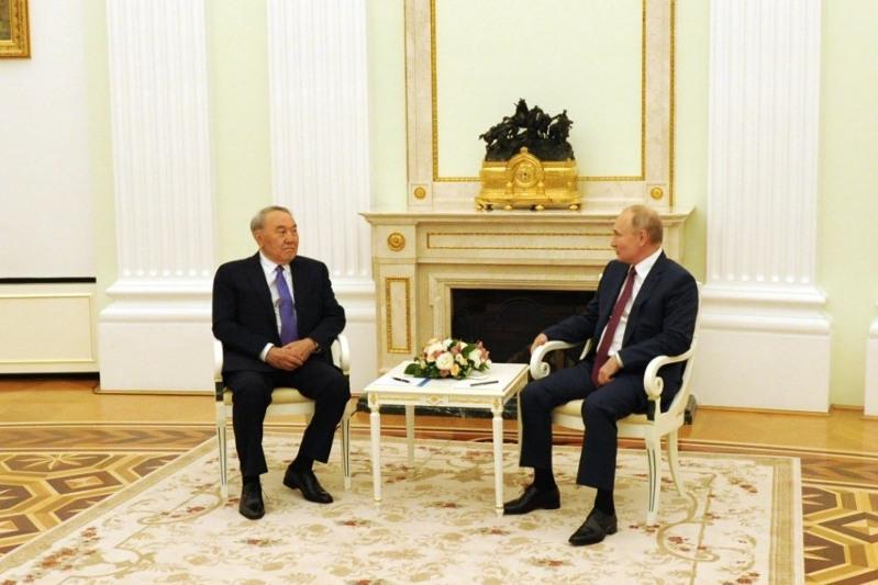 Кремльде Елбасы мен Владимир Путиннің кездесуі өтіп жатыр