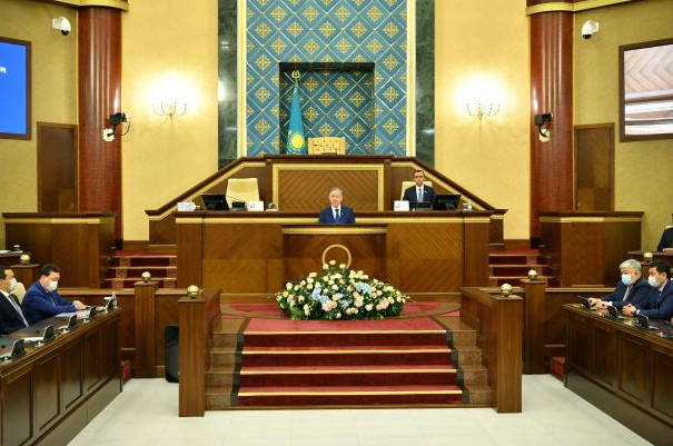 Жаңарған Мәжілістің жұмысы нәтижелі. Жетінші шақырылымдағы Парламенттің бірінші сессиясы аяқталды