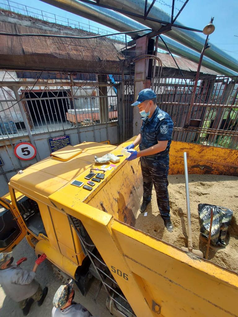 Түрмеге телефон кіргізбек болған