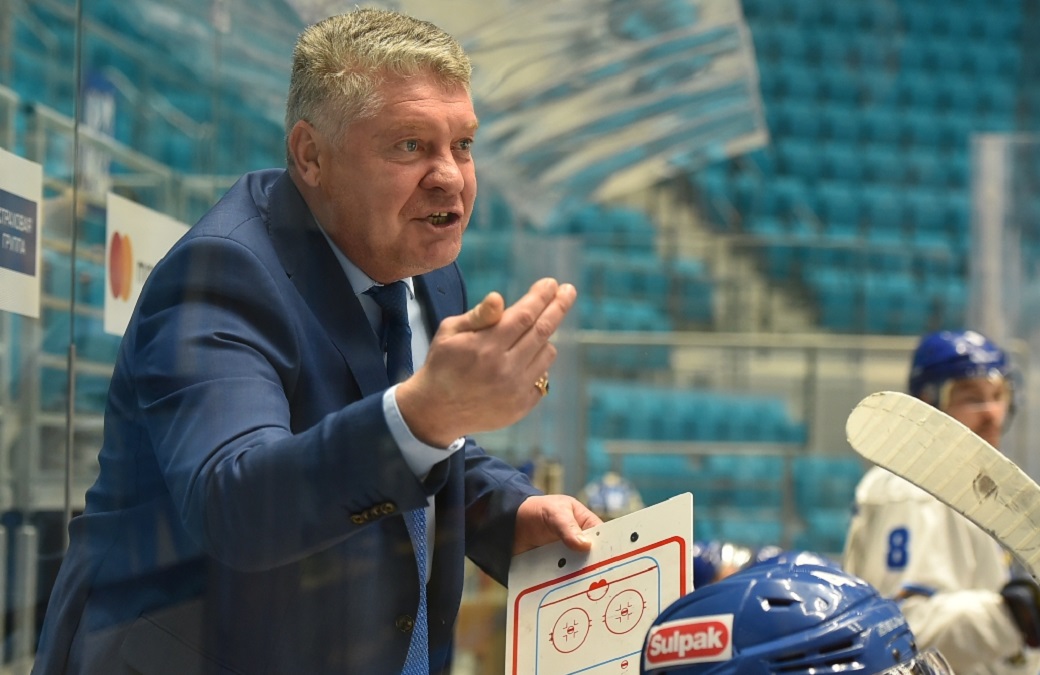 «Барыстың» бас бапкері орнында қалды