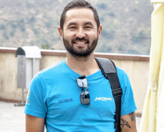 Үздіктер қатарынан көрінуіміз керек