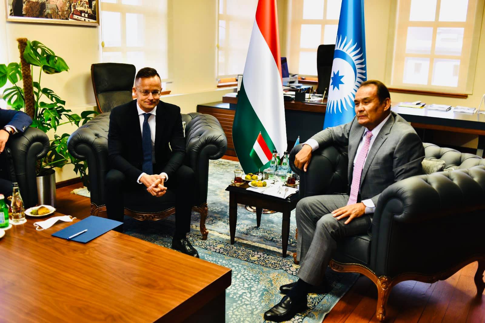 Түркі Кеңесінің Бас хатшысы Венгрияның Сыртқы істер және сыртқы сауда министрімен кездесті