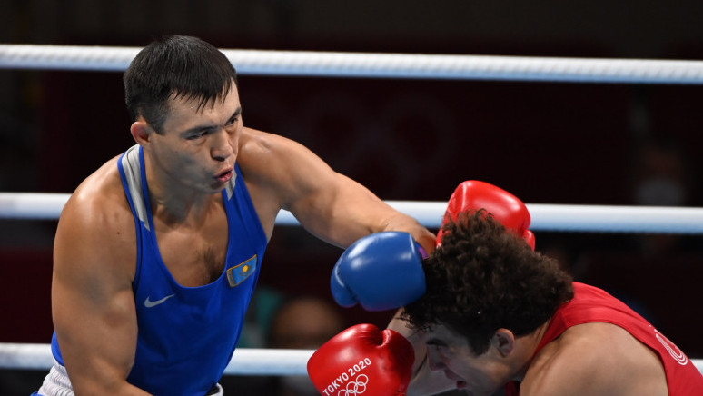 Қолаға көңіл толмай тұр