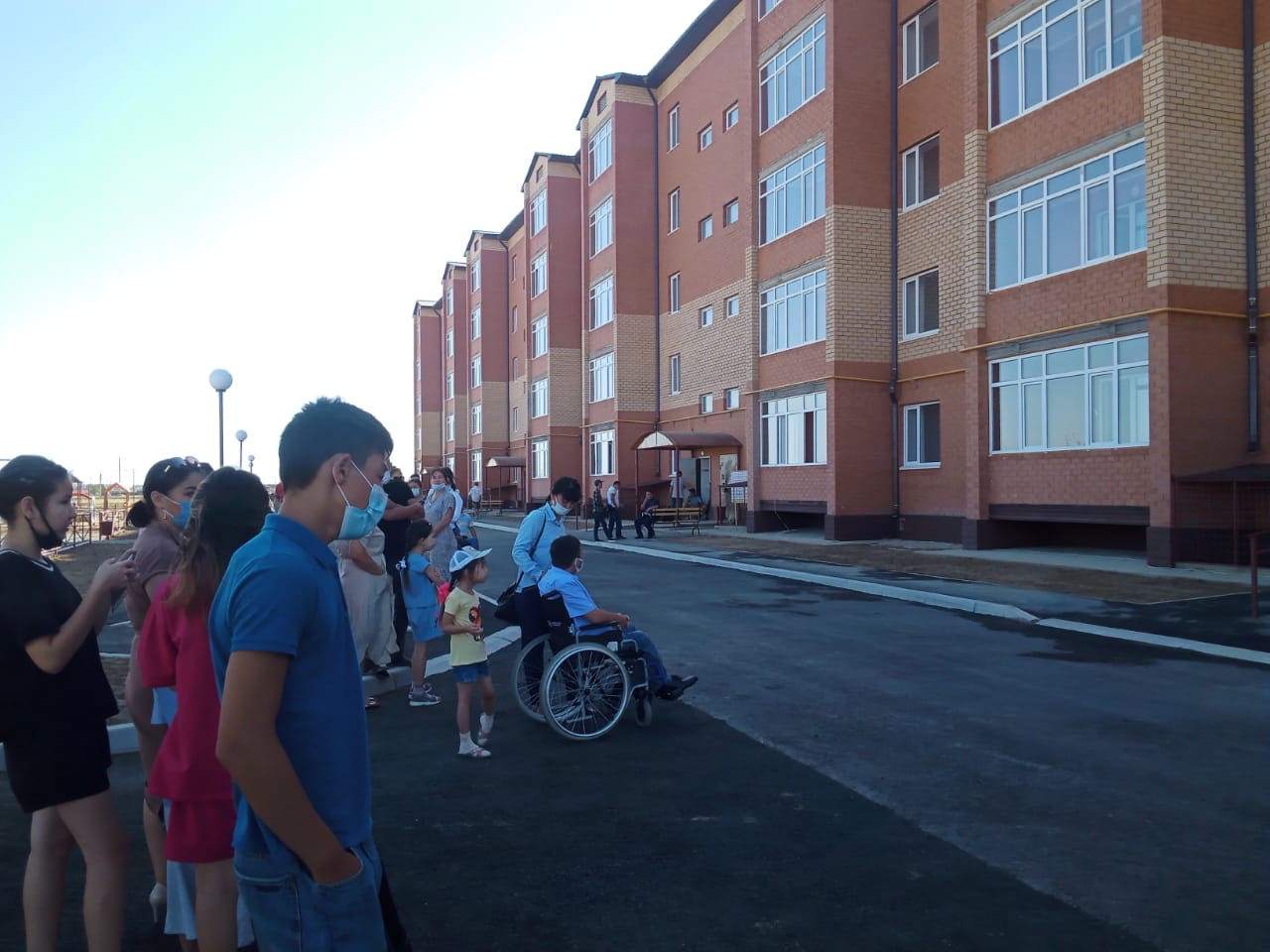 Атырауда аудан тұрғындарына 80 пәтер берілді