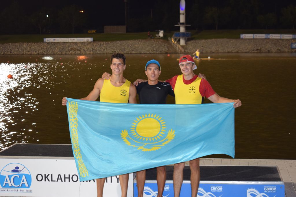 АҚШ-та атой салған Әнуар