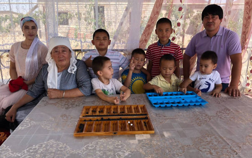 Ойшылдар ойынын ұлықтаған отбасы