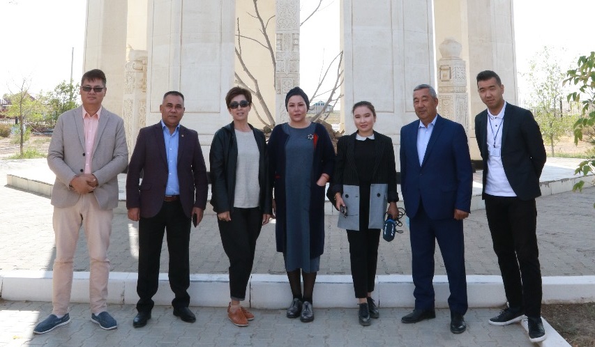 Талай ғасыр  тұра берер әлі де