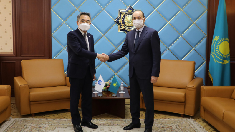 Ғизат Нұрдәулетов Халықаралық прокурорлар қауымдастығының президентімен кездесті