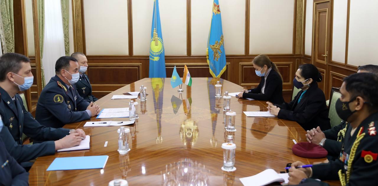Қорғаныс министрі Қазақстандағы Үндістан елшісімен кездесті