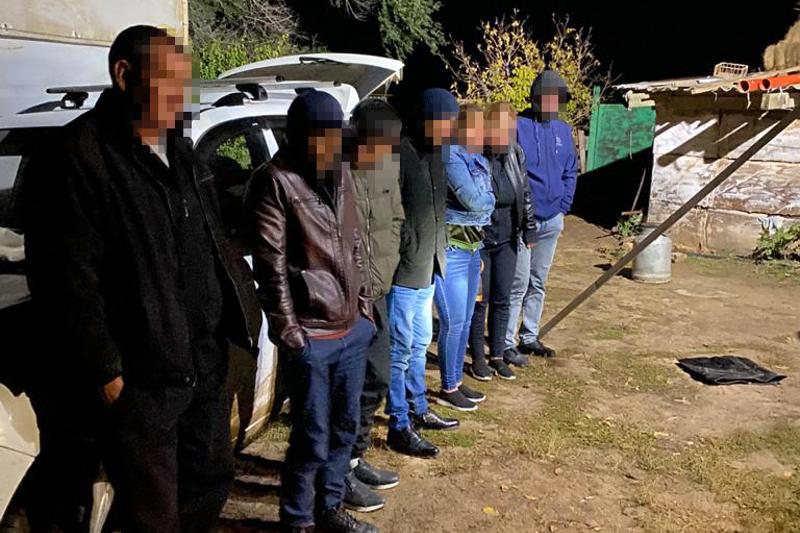 Шекарадан заңсыз өтпек болғандар ұсталды