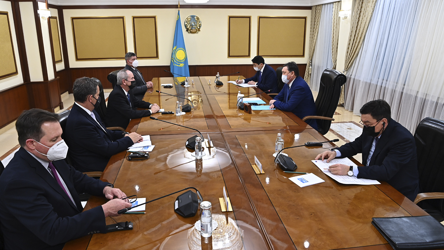 Асқар Мамин Chevron басшылығымен кездесті