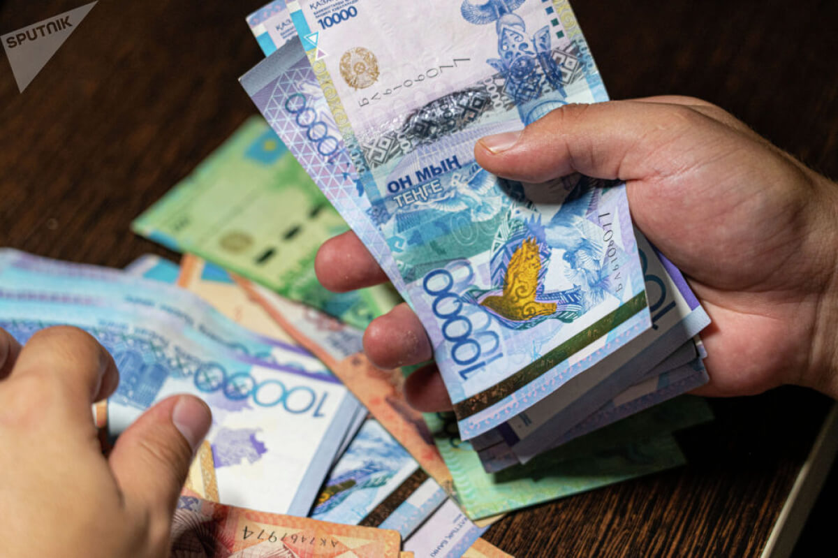 «Ақысыз оқуға түсіремін» деп ақша алған алаяқ ұсталды