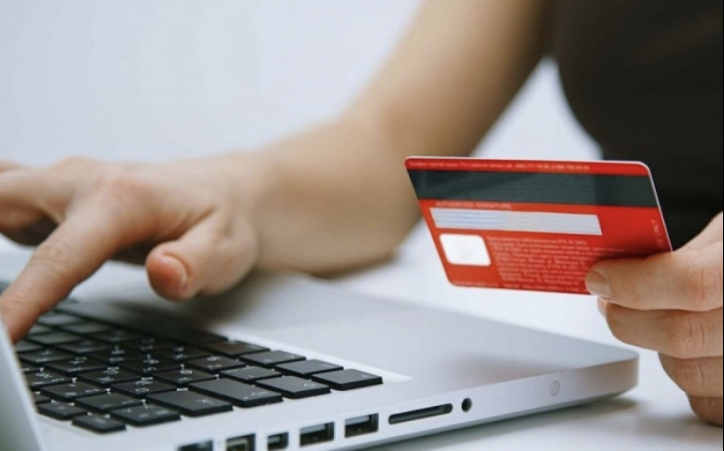 Түркістандық қыз тұрғындарды 8 млн теңгеге алдап кеткен