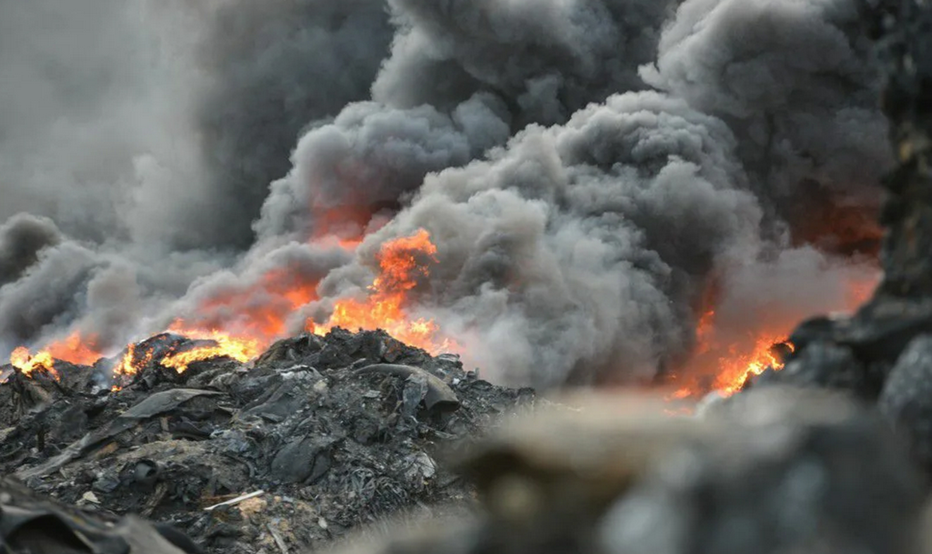 Ақтөбеде қоқыс полигонынан өрт шықты