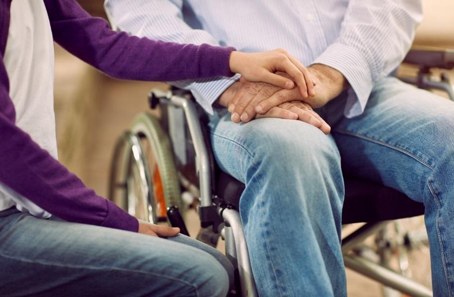 Адамдардан әрдайым  алғыс пен бата алады