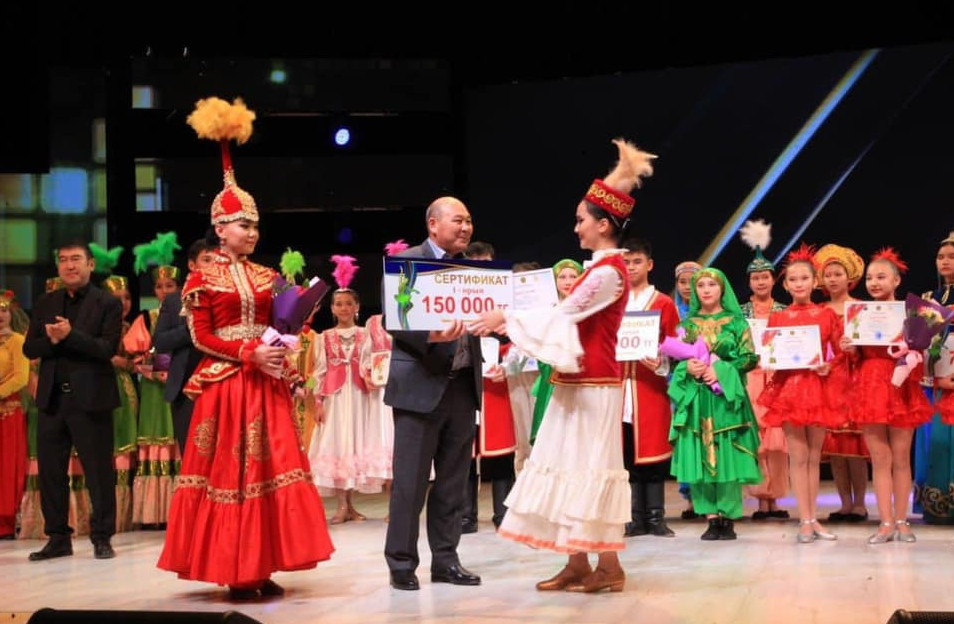 «Бұраң бел» би байқауы