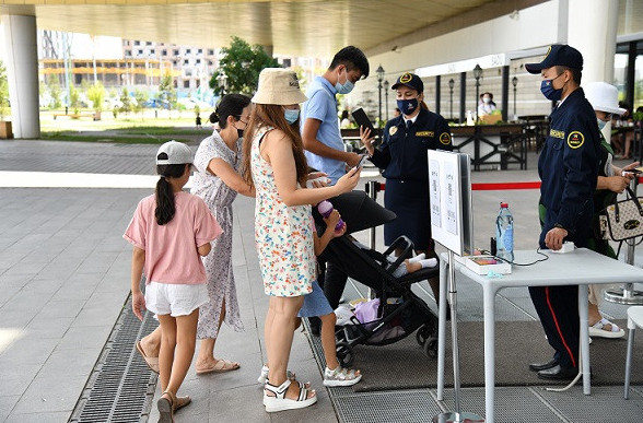 Балалар мен жасөспірімдерге де вакцина салынады