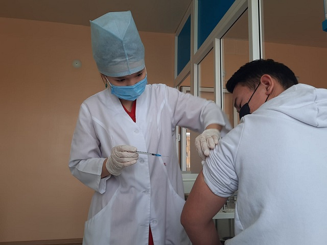 Жасөспірімдерге екпе егу басталды