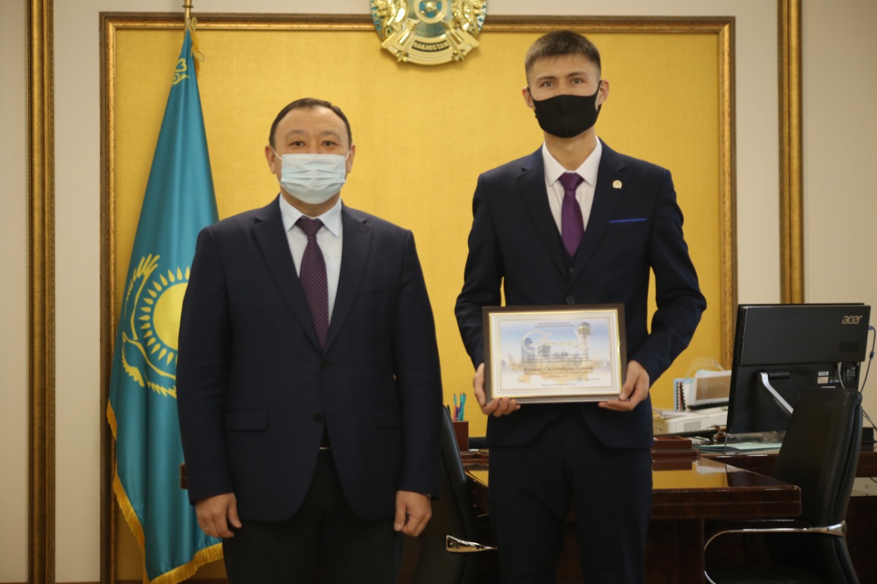 Тасаралдың әкімі топ жарды