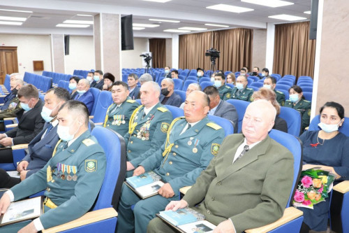 Алматыда құпия қызмет туралы қос кітап таныстырылды