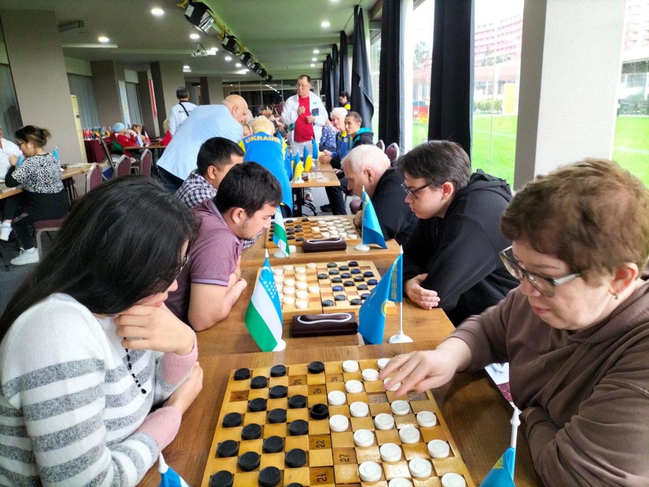 Үздіктер қатарынан көрінді