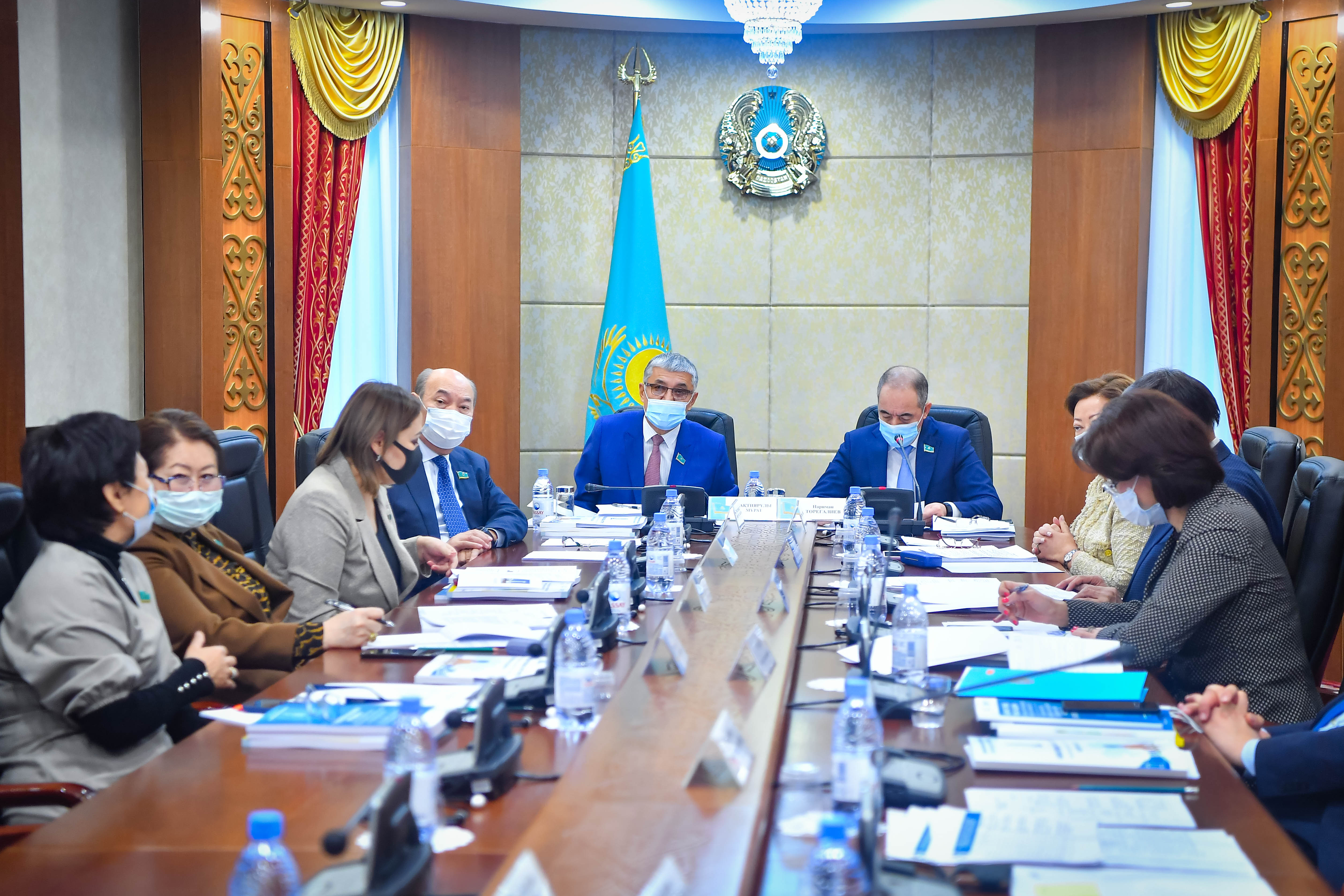 Сенатта отбасылық құндылықтардың өзекті мәселелері талқыланды