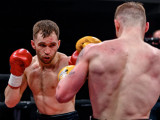 Қазақстандық боксшы ресейлік қарсыласына есе жіберді